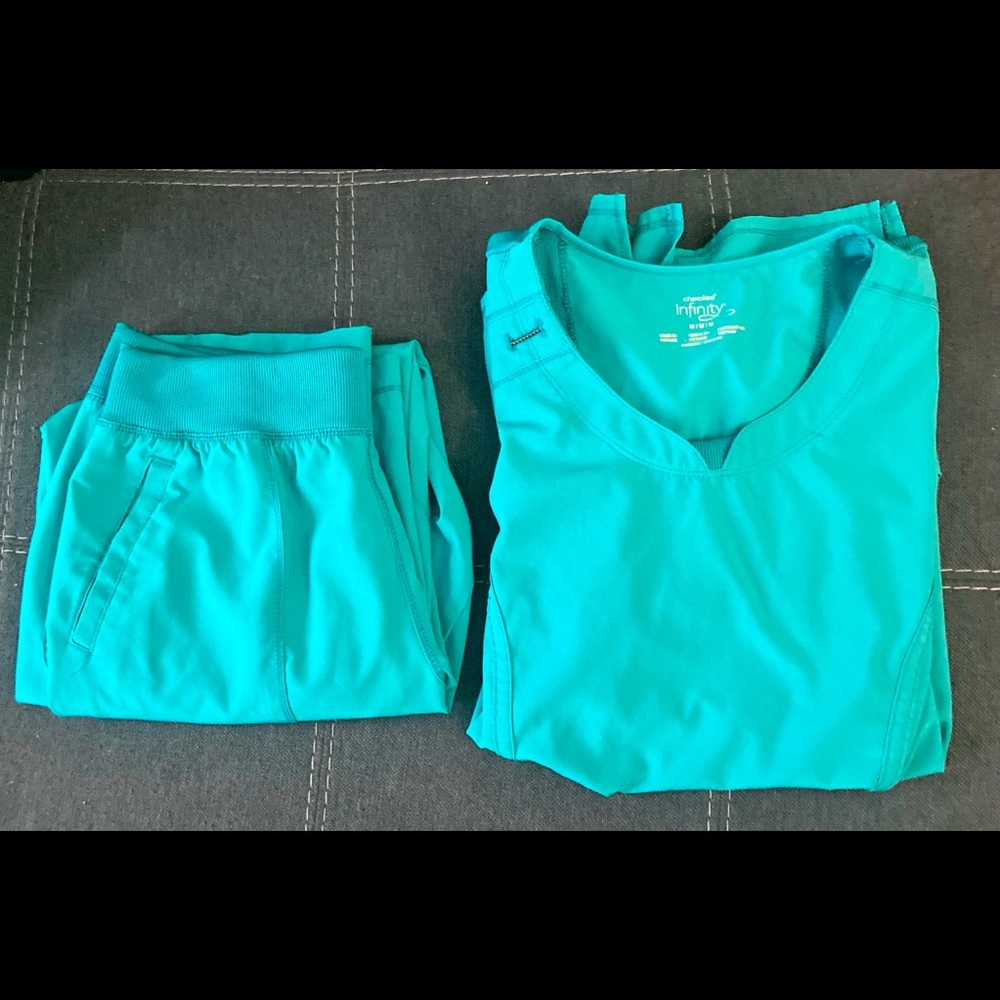 Cherokee Infinity scrub set size M